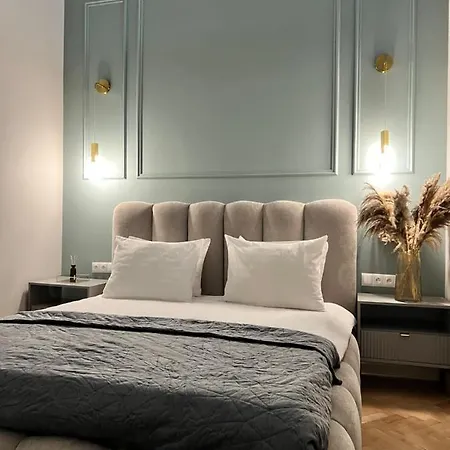 アパート Luxury Leo Garden & Spa クラクフ